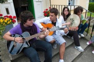 IH-Dublin-High-School-students-playing-music