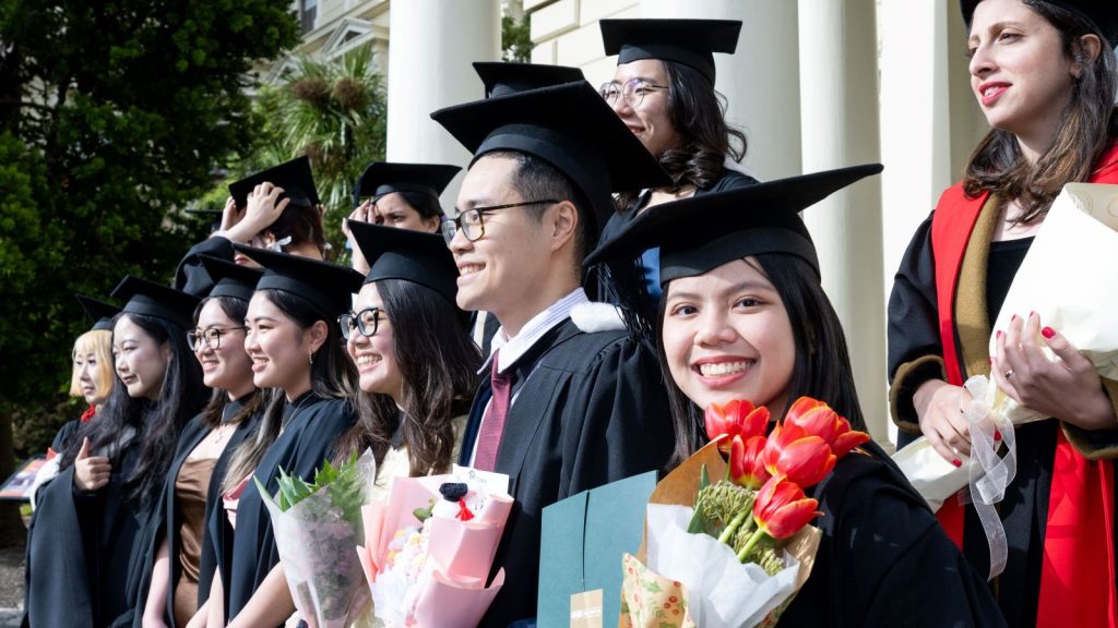 VUW graduating students