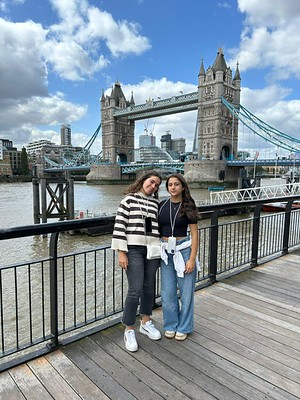 Living Learning English students